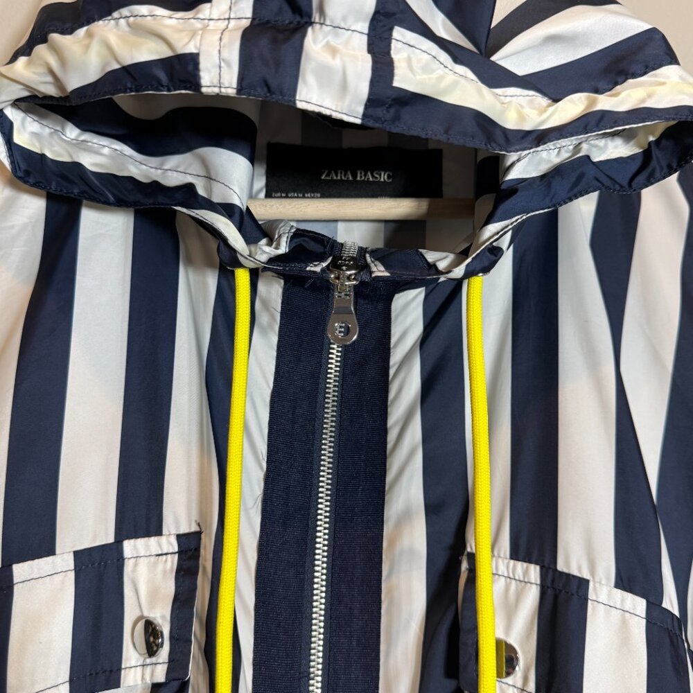 Zara Basic Striped Hooded Lightweight Cropped Jac… - image 8